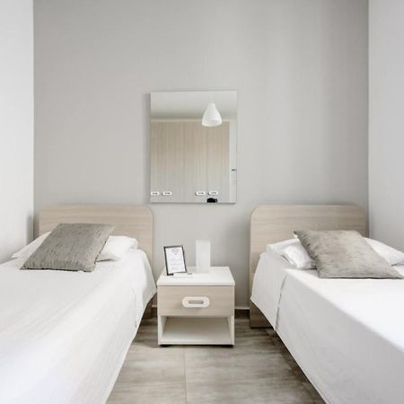 F12 Room 2, Private Room Two Single Beds Privated Bathroom In Shared Flat Msida Exterior photo