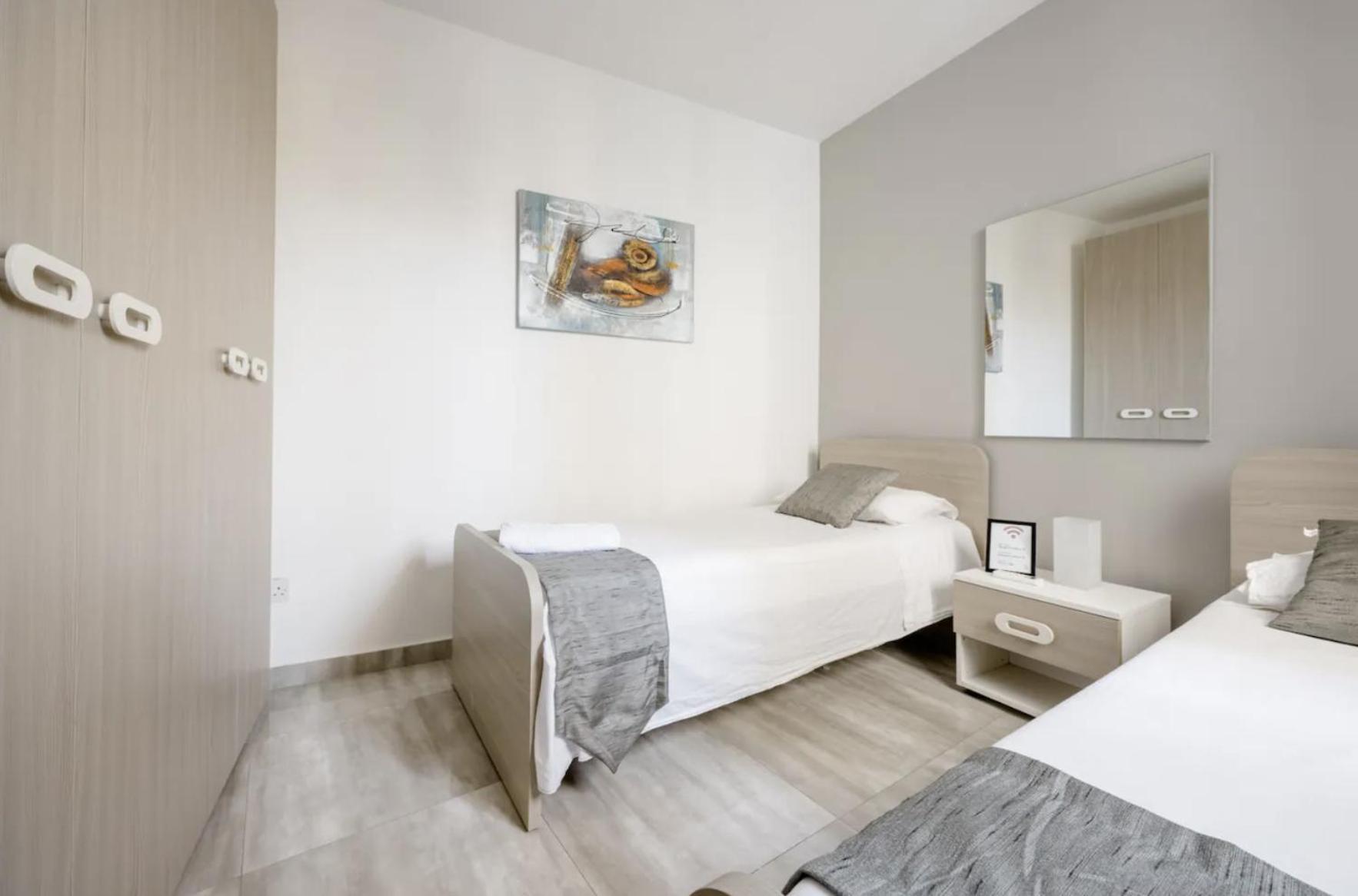 F12 Room 2, Private Room Two Single Beds Privated Bathroom In Shared Flat Msida Exterior photo