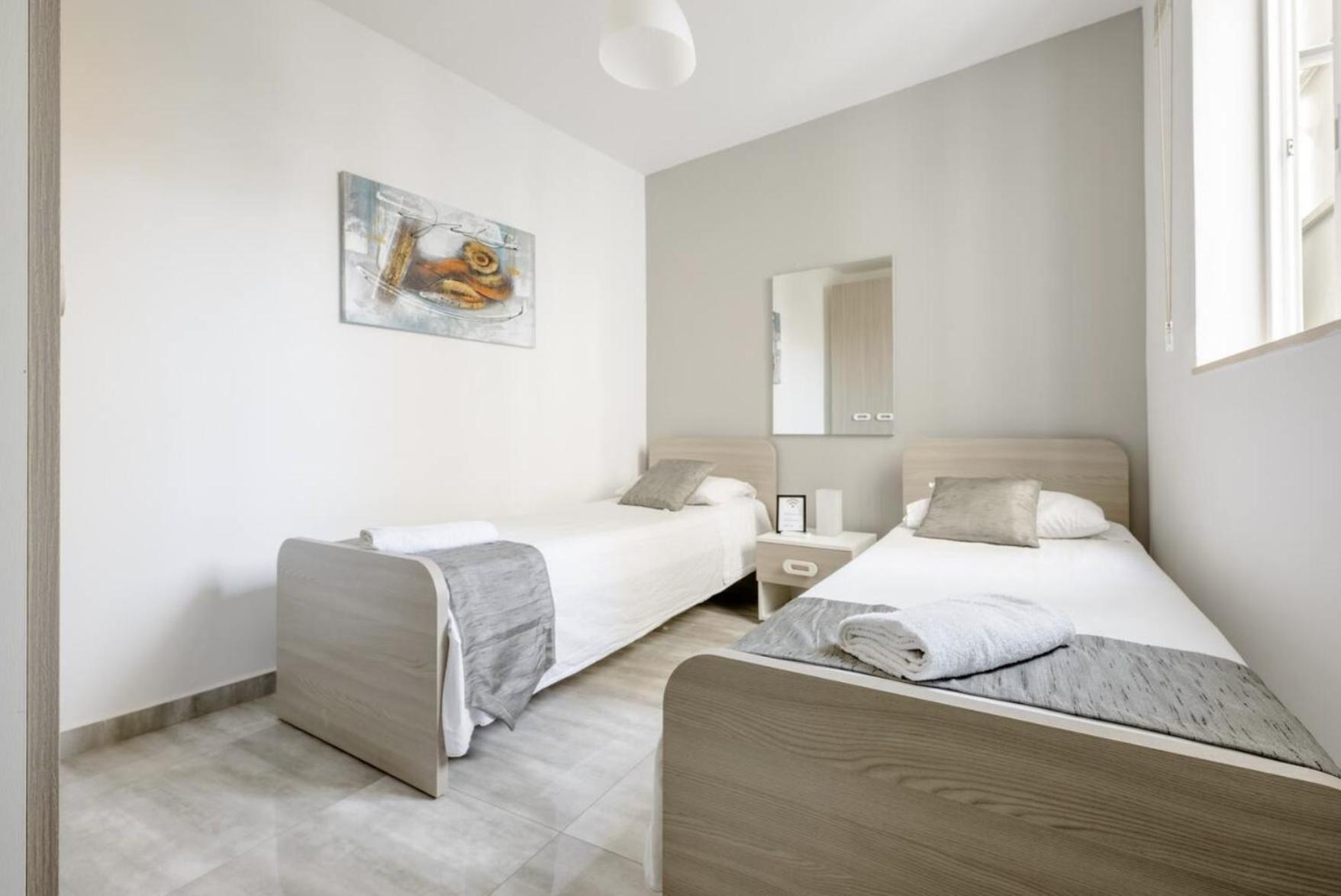 F12 Room 2, Private Room Two Single Beds Privated Bathroom In Shared Flat Msida Exterior photo