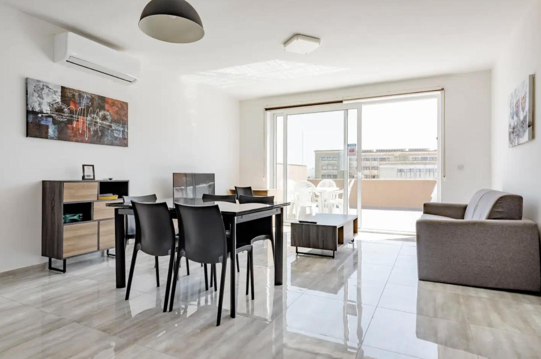 F12 Room 2, Private Room Two Single Beds Privated Bathroom In Shared Flat Msida Exterior photo